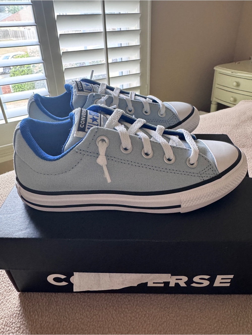 NEW Converse All-Star Street Ox Low-Top sneakers - Lt Blue/White, Youth Size 2